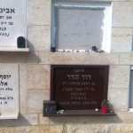 מצבות בכוכים 32